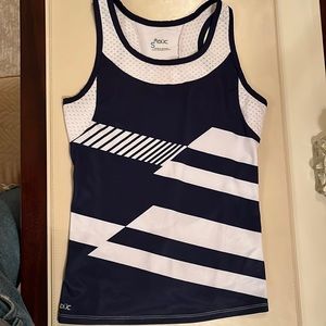 DUCSPORT ladies atheltic top in size small